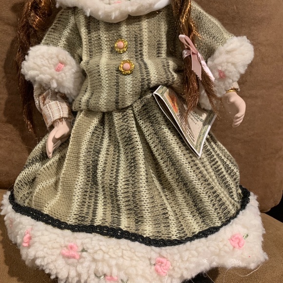 Katherine collection series 2 special Edition find genuine porcelain doll - Picture 6 of 7